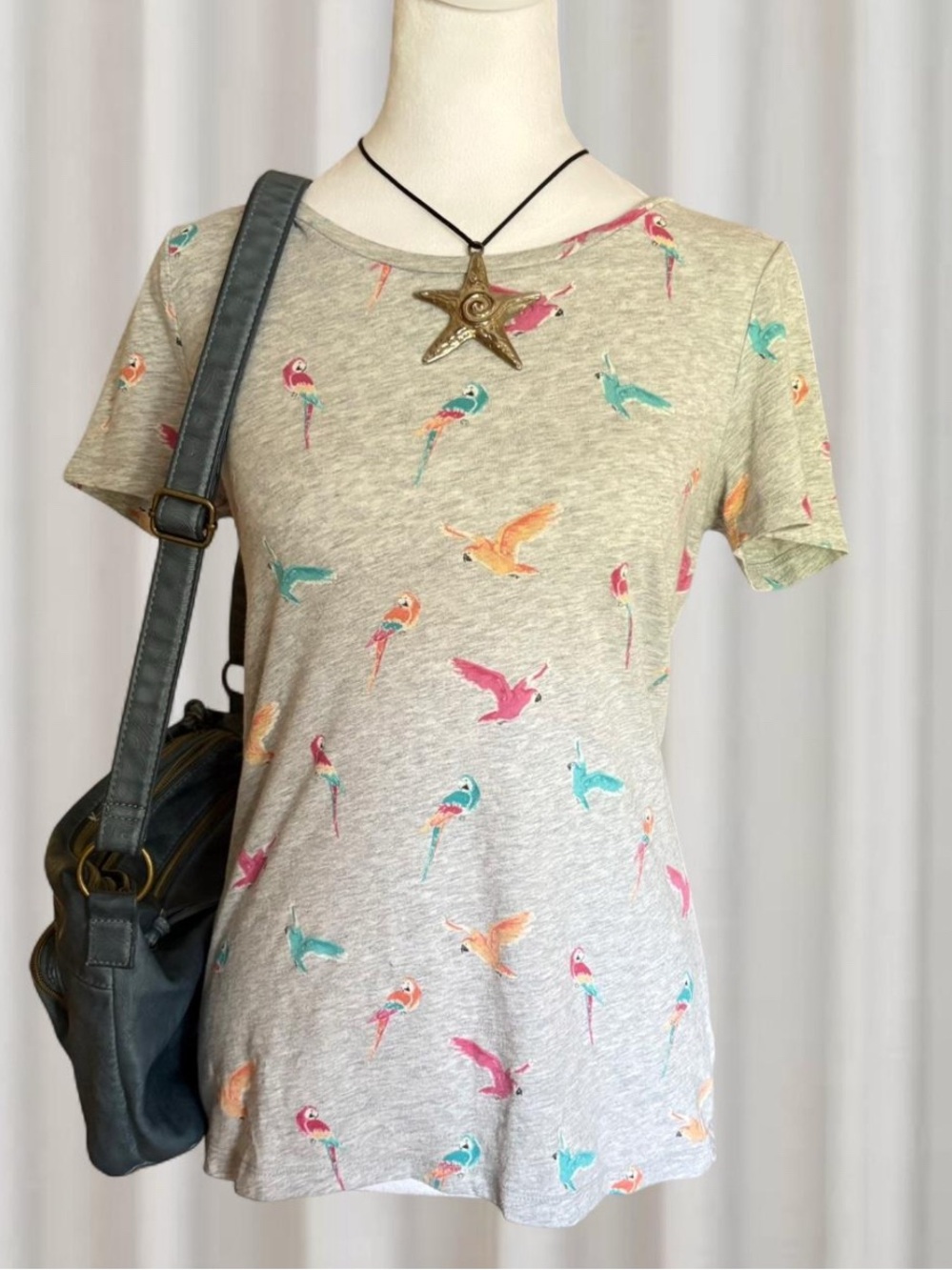 Y2k style heather grey colorful parrot print graphic t shirt